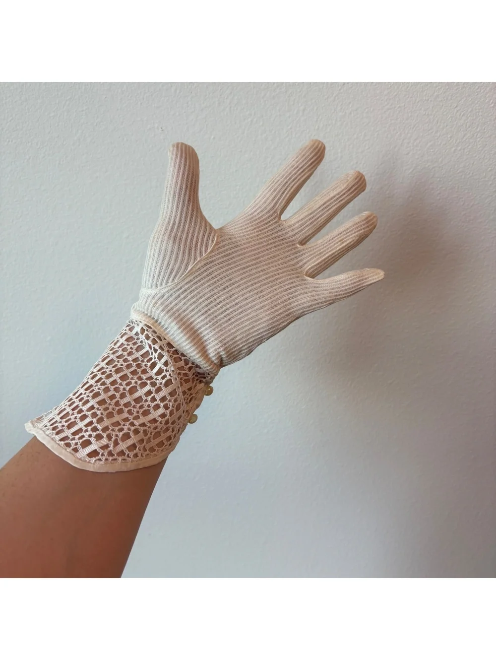 Vintage White Lace Gloves Bridal Victorian Formal Wedding Tea Party Costume